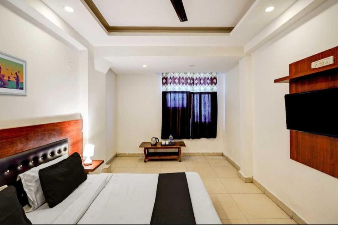 Hotel O Anshu B&B Új-Delhi Kültér fotó