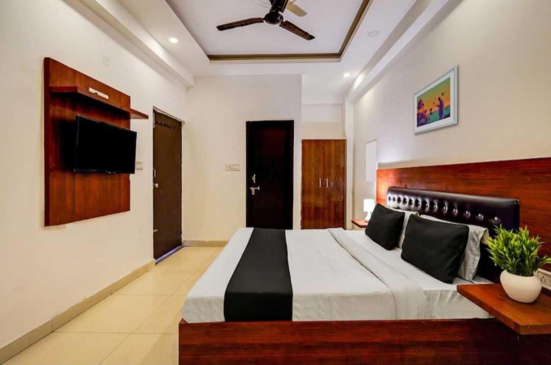Hotel O Anshu B&B Új-Delhi Kültér fotó