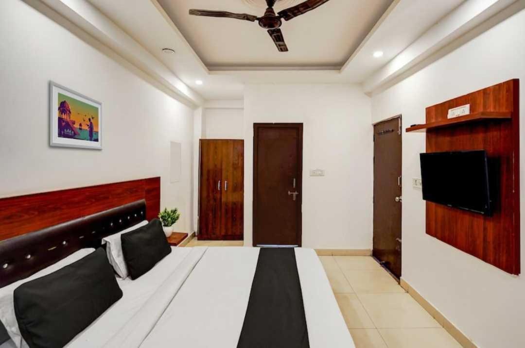 Hotel O Anshu B&B Új-Delhi Kültér fotó