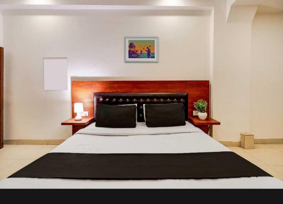 Hotel O Anshu B&B Új-Delhi Kültér fotó