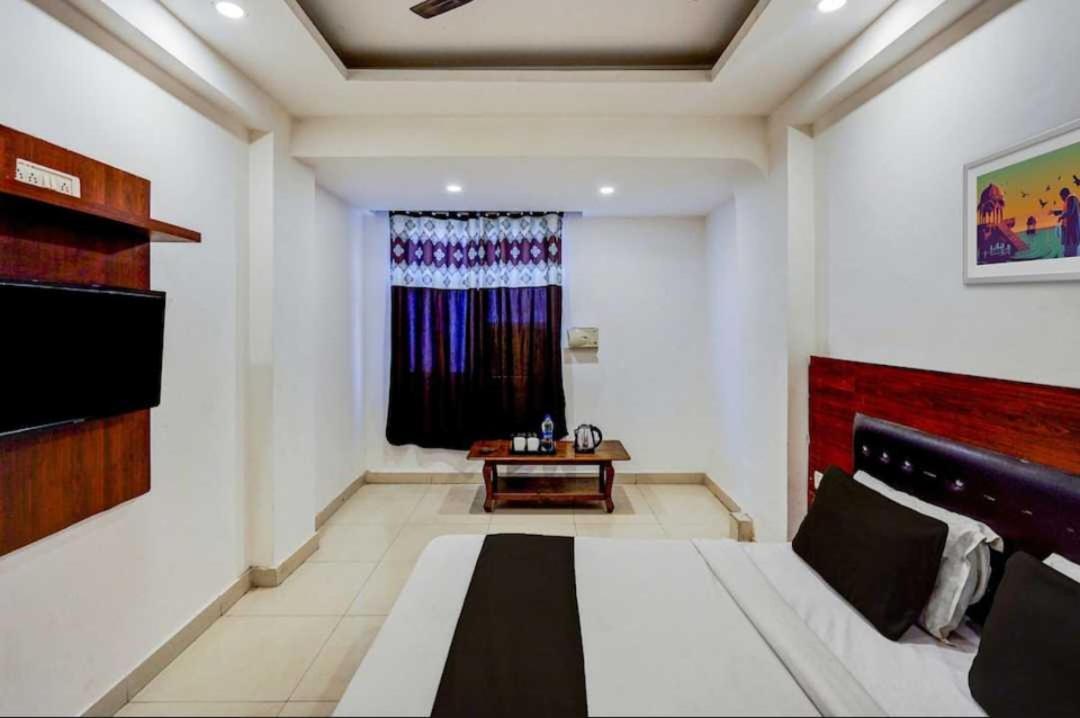 Hotel O Anshu B&B Új-Delhi Kültér fotó