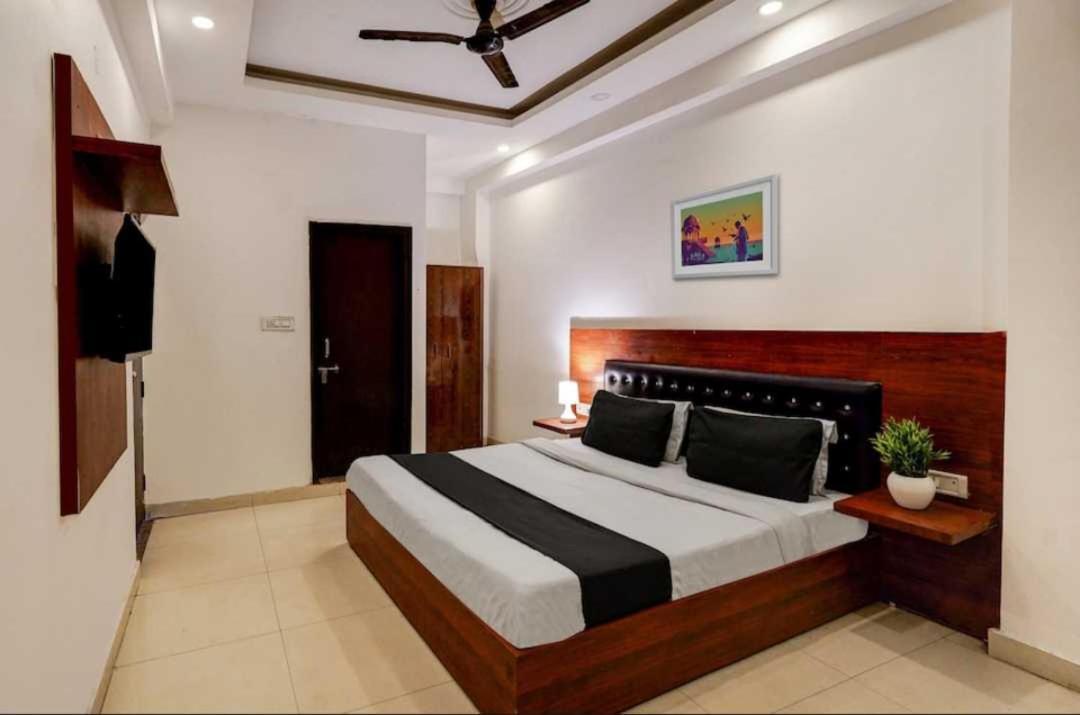 Hotel O Anshu B&B Új-Delhi Kültér fotó